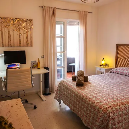 Family House 5 Min Walk To The And Old Town Chalet *