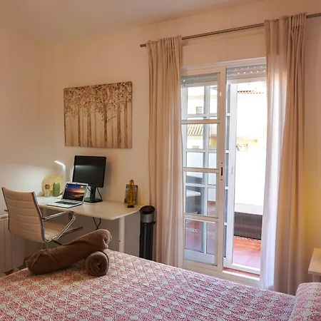 Family House 5 Min Walk To The And Old Town *